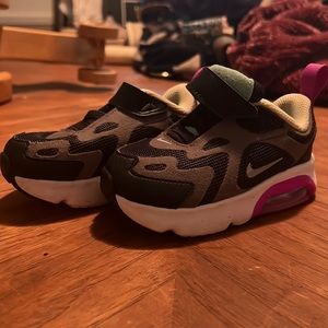 Toddler nike air max size 6